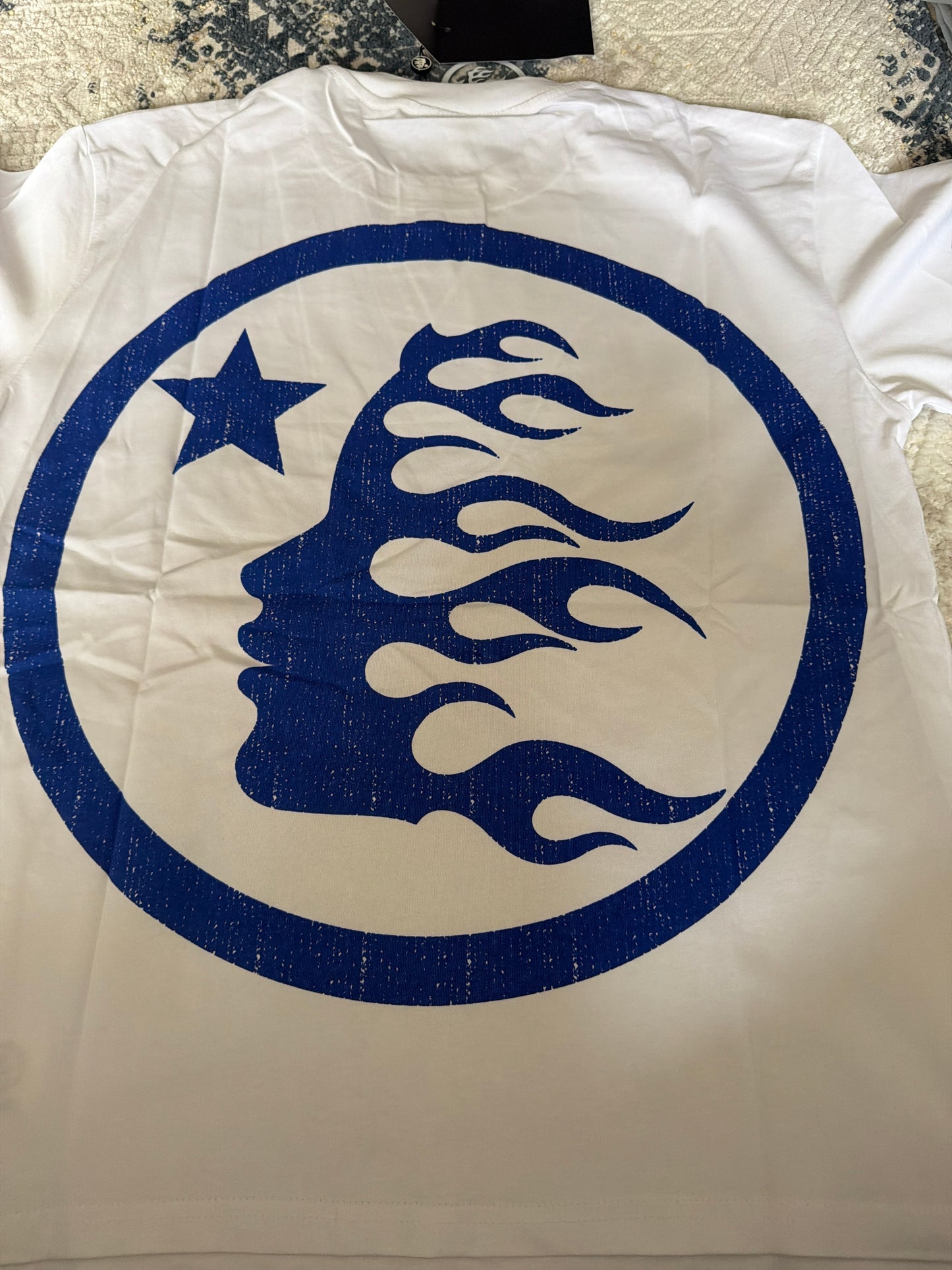 White/blue hellstar