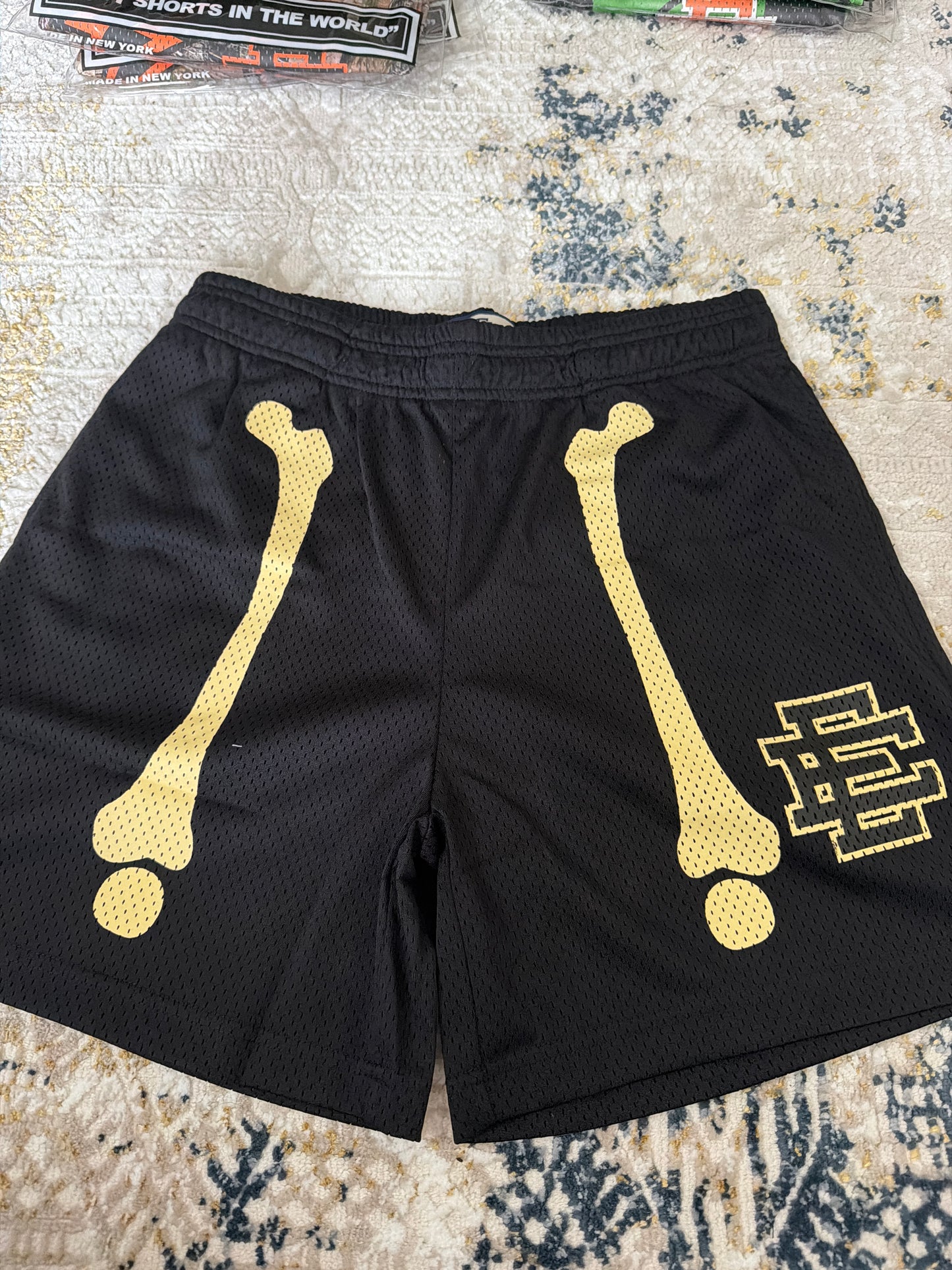 Black bones ee