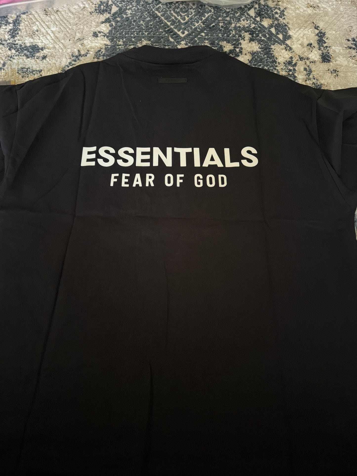 Black essential shirt